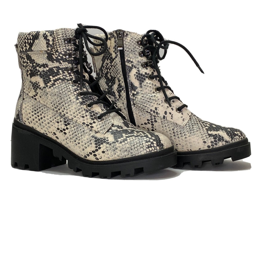 Steve Madden Girl Boots Size 9M Dillan Snakeskin Platform Combat Lug White Black